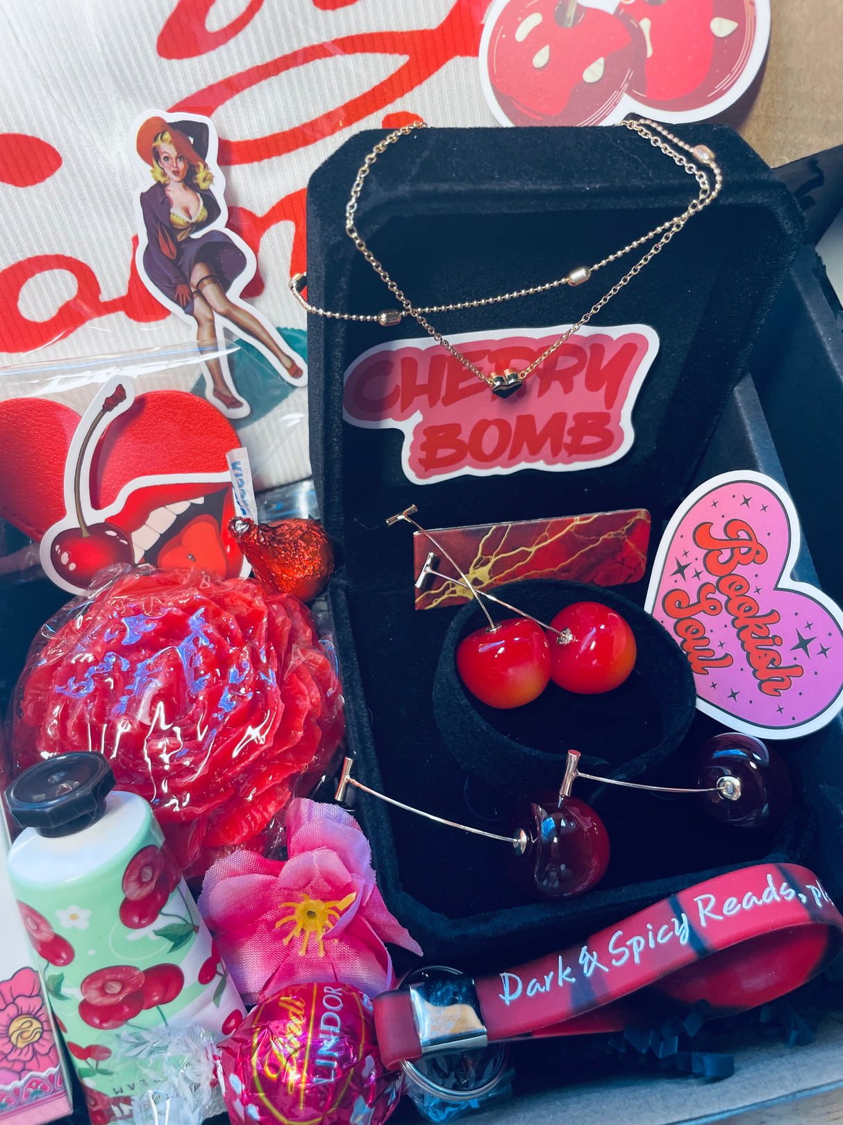 🍒Smutty Books Gift Basket: Books, 14k Gold & more! - Dark Romance Crates