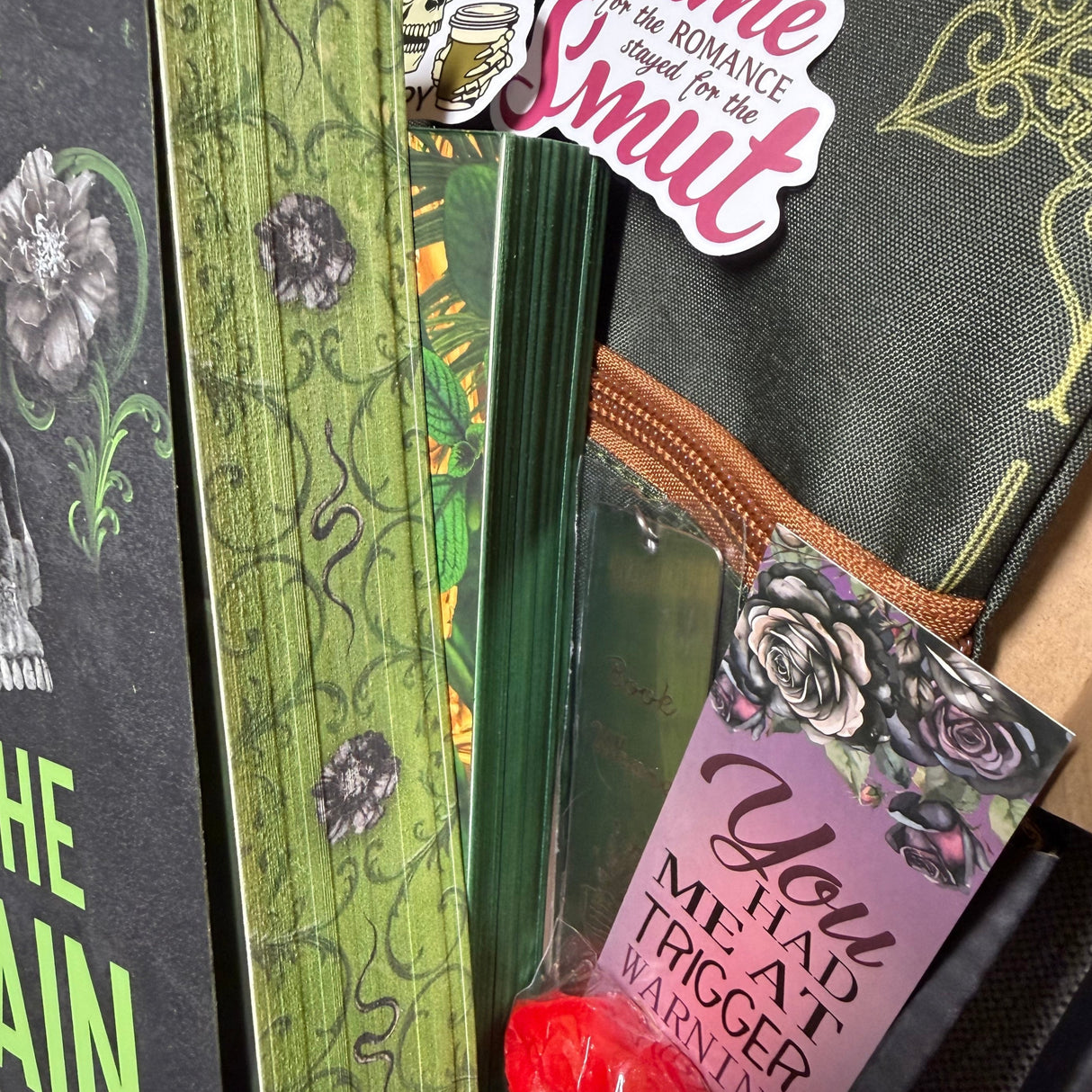 Special Edition Dark Romance Book Box - Sprayed Edges - Choose Your Theme - Dark Romance Crates