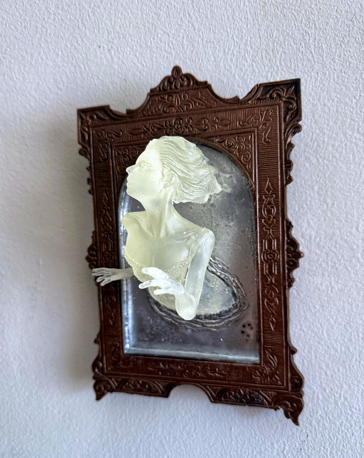 Ghost in the Mirror Wall Plaque, Glow in the Dark Resin | Victorian Gothic Haunted Wall Art | Gift for Halloween and Spooky Home Decor