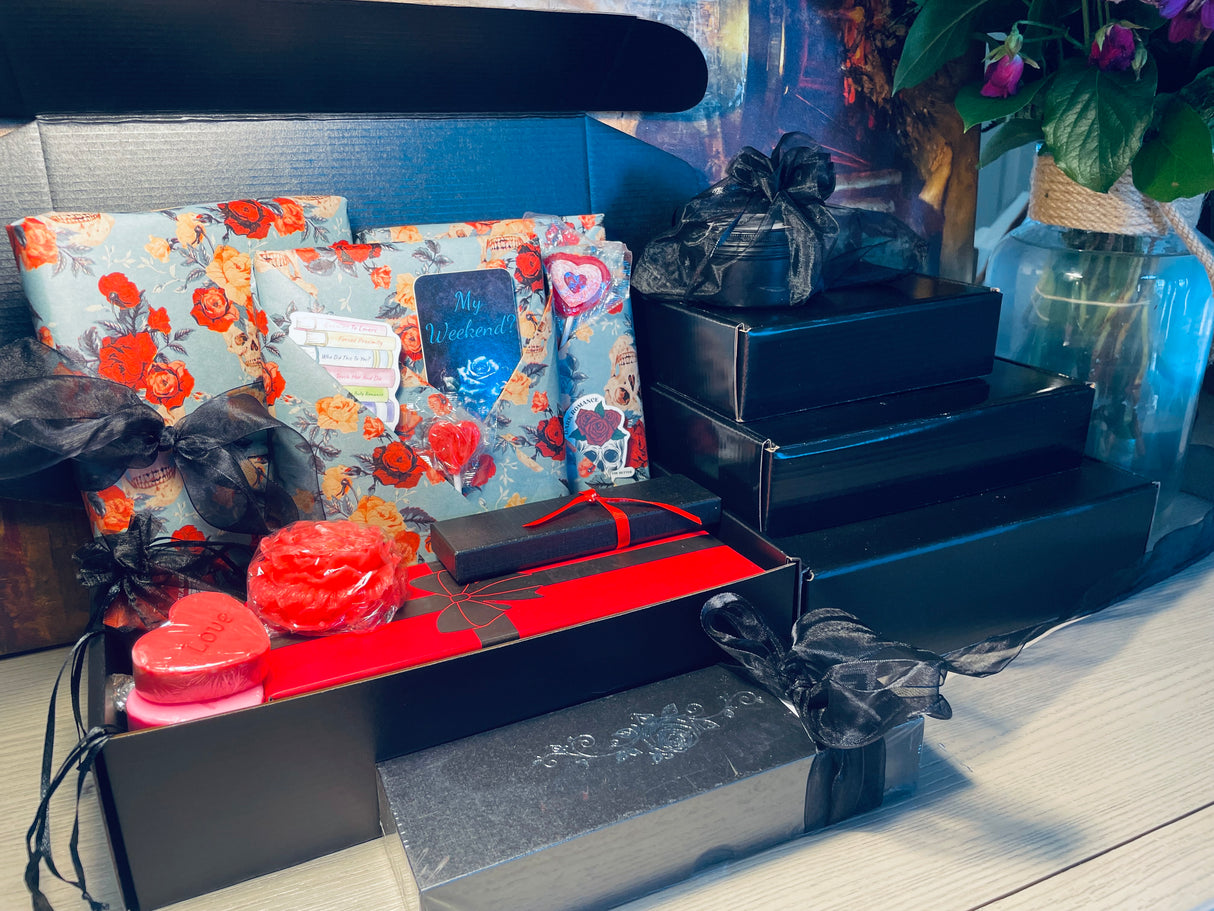 Luxury Spa Christmas Dark & Spicy Book Lovers Gift Box Set - Dark Romance Crates