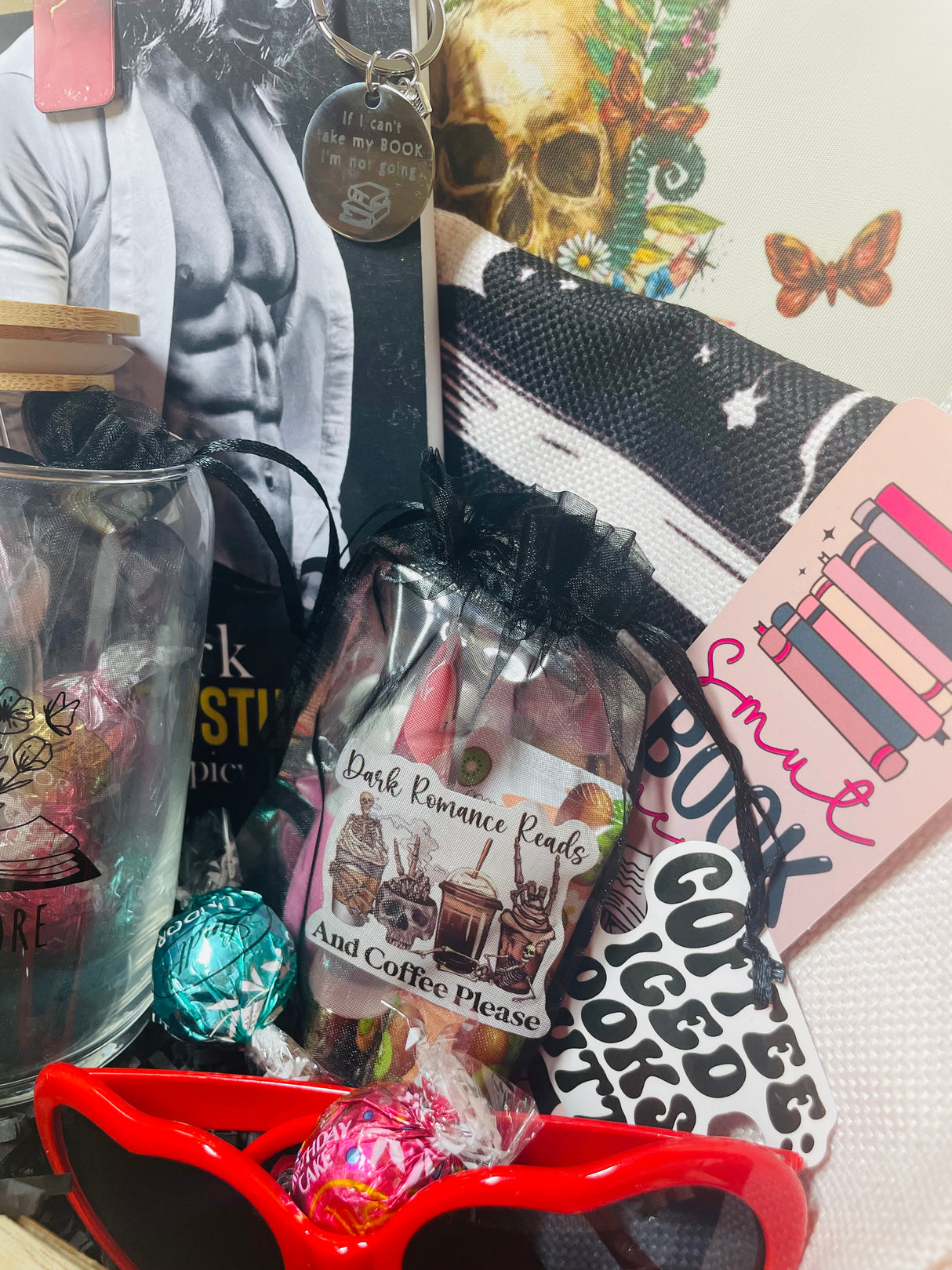 Luxury Dark Romance Book Box - spa, jewelry, books & toys! (🫦M+)